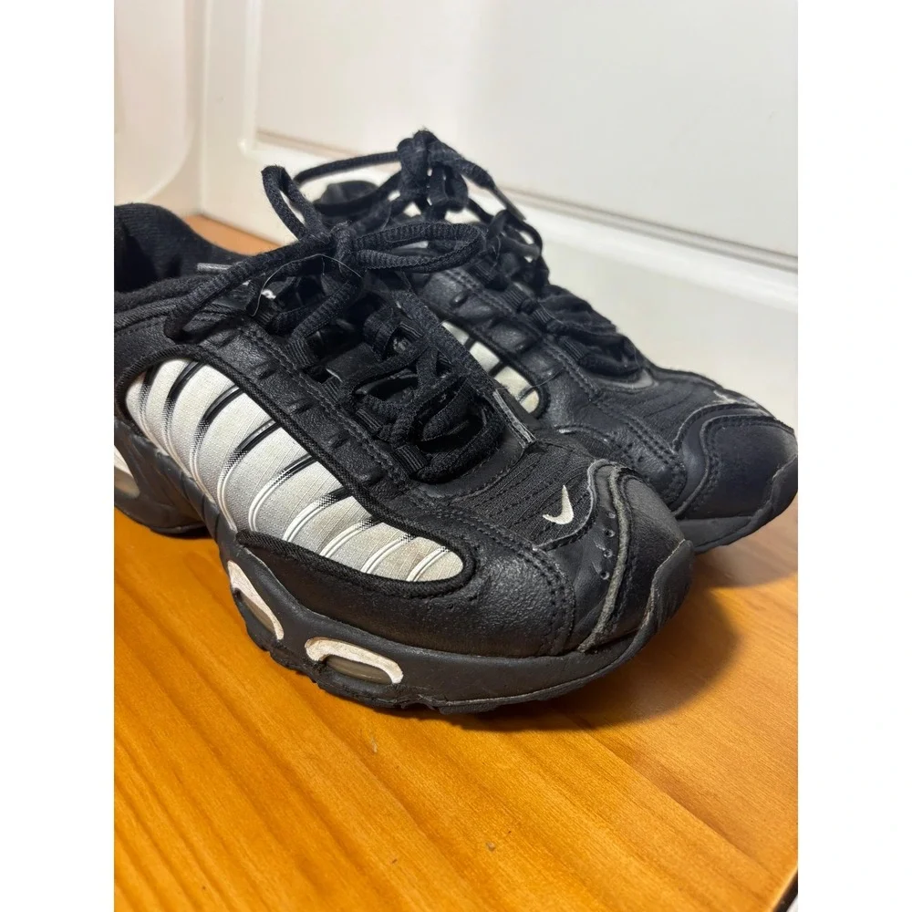 Nike Kids Air Max Tailwind IV‎ Black Silver Athletic Running Shoes